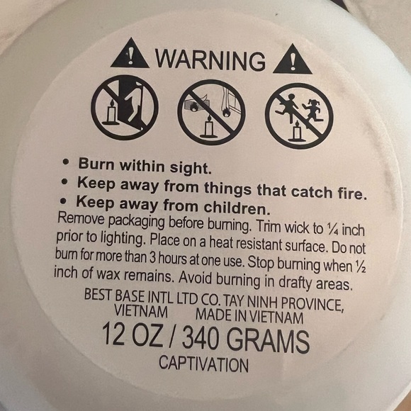 Tahari Home Luxury Candle - Picture 3 of 3